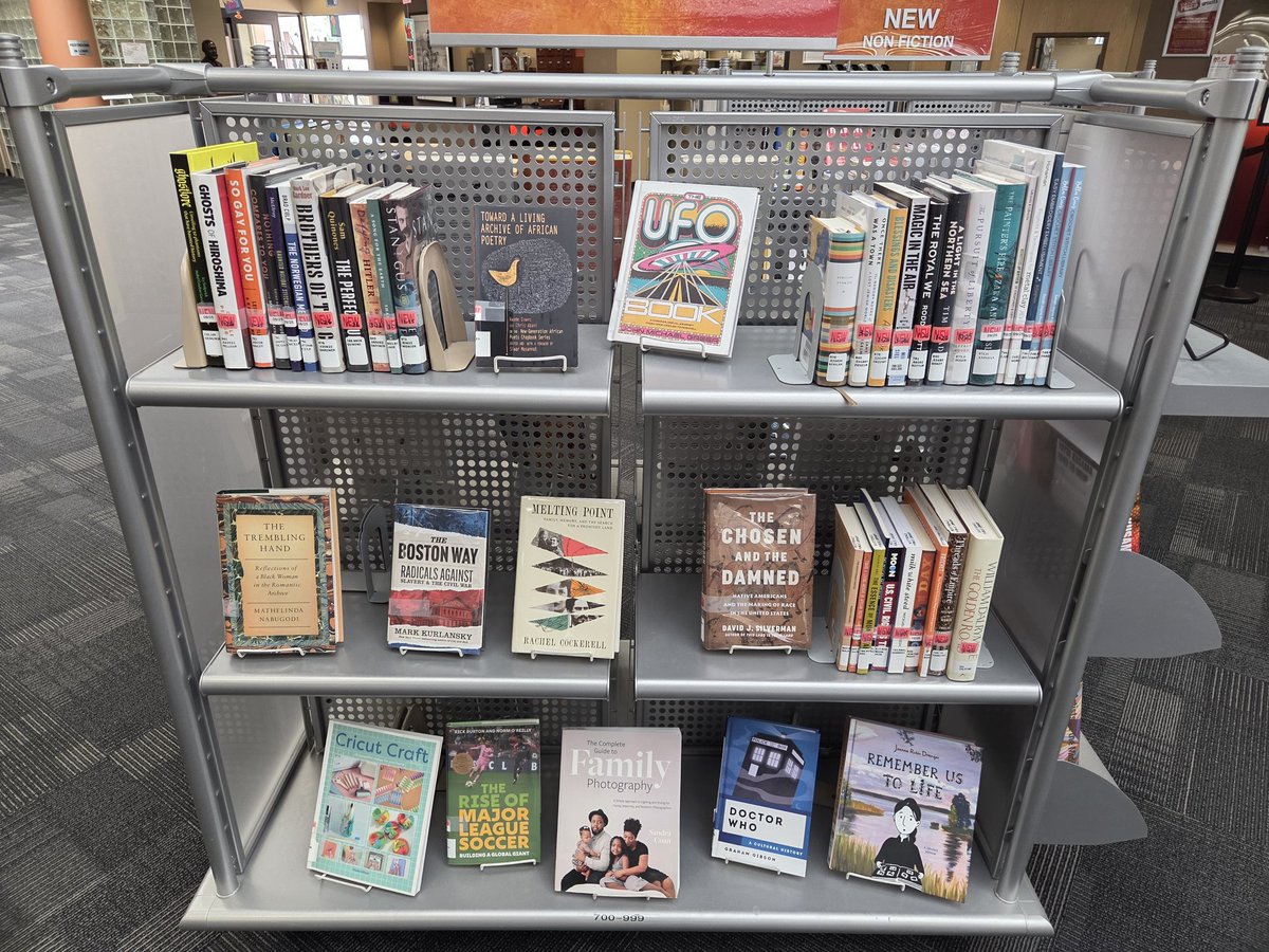 jtcarleton's tweet photo. Shout out to @ScottsdaleReads for all that you do!Thank you and happy National Library Week https://t.co/xUCjvO4UGo