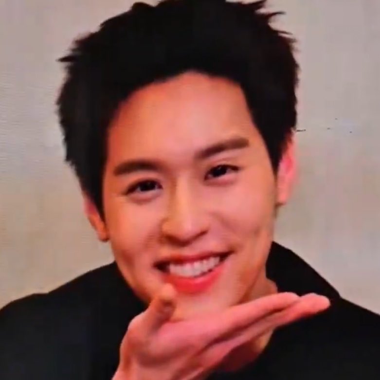 หลิงปิ๊ป ︴𝐈 ♥️ ตี๋ tweet media