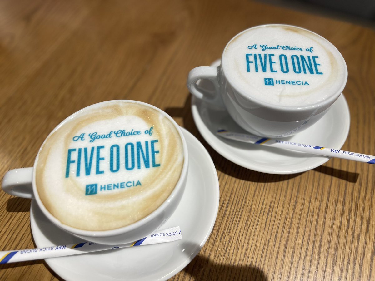 naturalmaple's tweet photo. コラボCafe☕️ 渋谷のﾀﾜﾚｺへ
FIVE O ONE 🌱だけの
スクリーンの動画や
ポスター に囲まれてる空間は
やっぱり良い〜👍
ﾏｲｸ🎤でお会計とか進行していくｼｽﾃﾑ面白い😁 https://t.co/NtJgjTZtjl
