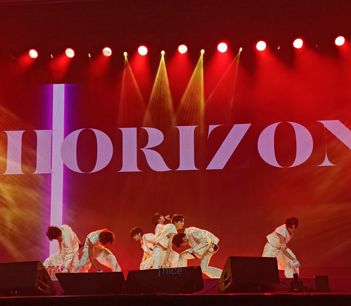 What a night! Grabe ang energy and performance! 

HORI7ON FLIES AT ROUNDFEST

#HORI7ON_LightsUpROUND2026
#HORI7ON_FlyWithIt
#HORI7ON #호라이즌
#MARCUS #마커스
<a href="/HORI7ONofficial/">HORI7ONofficial</a>