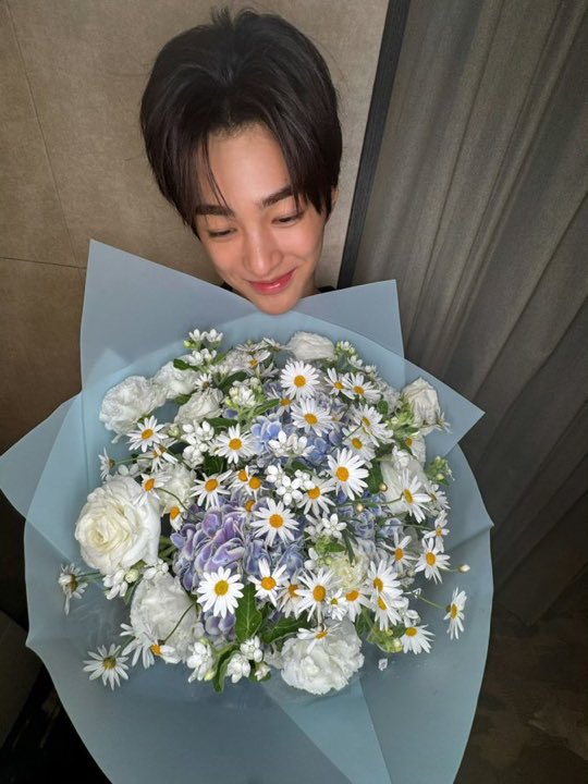 riel 🧁🎀⭐️🛋️ tweet media