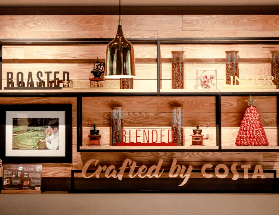 aree amornsittiwong tweet media