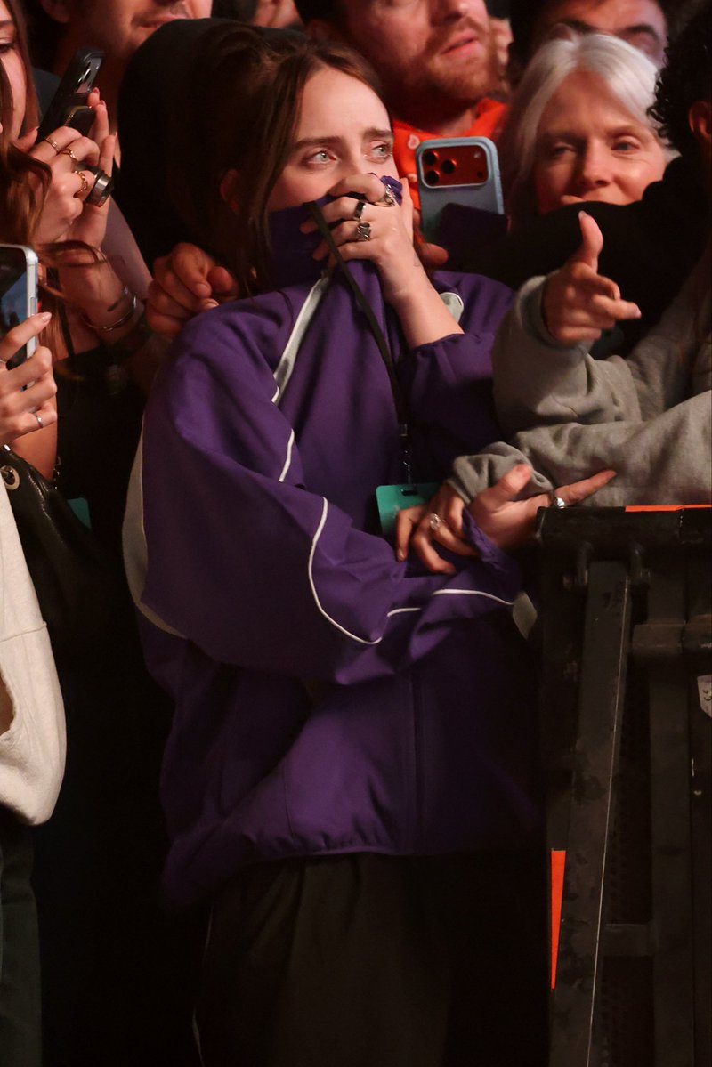 extratv's tweet image. Justin Bieber’s Bieberchella Weekend 2 delivered with a Billie Eilish surprise moment, plus appearances by SZA, Big Sean, and Sexxy Red! 🎤🎶🌴

#justinbieber #coachella #billieeilish #sza