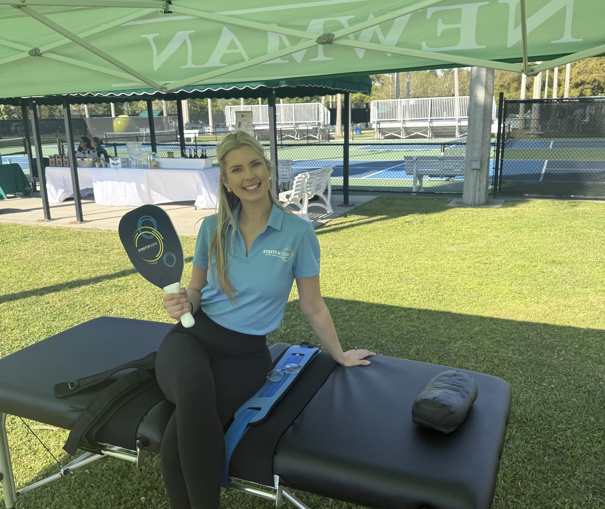 SZUptown's tweet image. Serving stretches and supporting the community 🤝💙

Loved being part of such a great event with Newman! Helping people feel better, while giving back, is what we’re all about!
#stretchzone #fyp #mobilitymatters