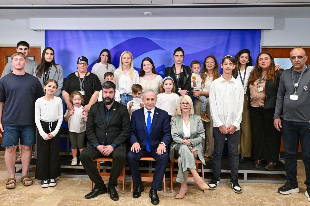 IsraeliPM's tweet image. Prime Minister Benjamin Netanyahu met today with widows and orphans from the IDF Widows and Orphans Organization, ahead of this year's Memorial Day for the Fallen of Israel’s Wars and Victims of Hostile Acts.

gov.il/en/pages/event…
