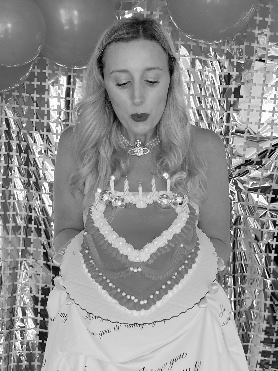 whitney ❤️‍🔥 tweet media