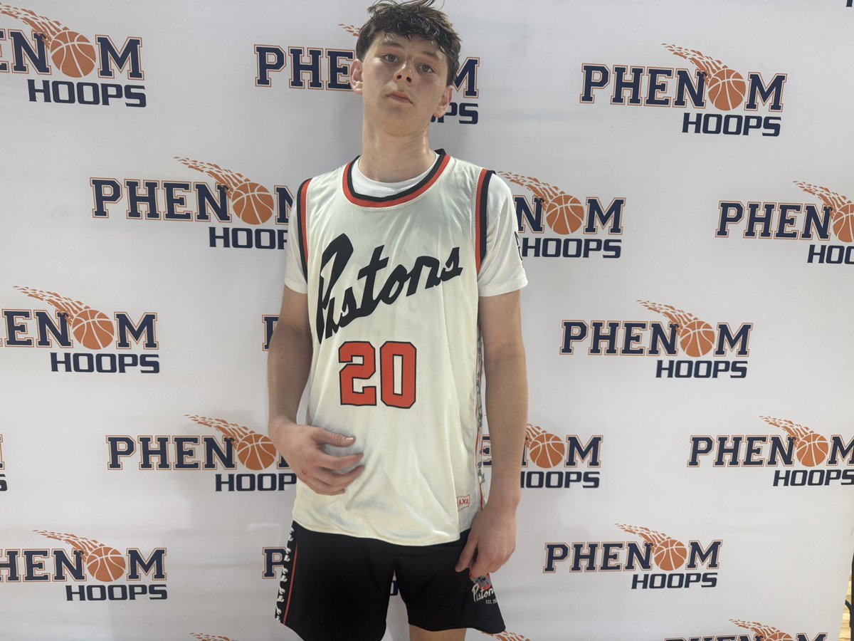 PhenomExposure's tweet photo. Final #PhenomQCShowcase 

Combine 16u McGill 58
MVP- Victor Moreno 14pts 

Carolina Pistons 16u 41
Grayson Bost 21 pts https://t.co/bYThSXfzAc
