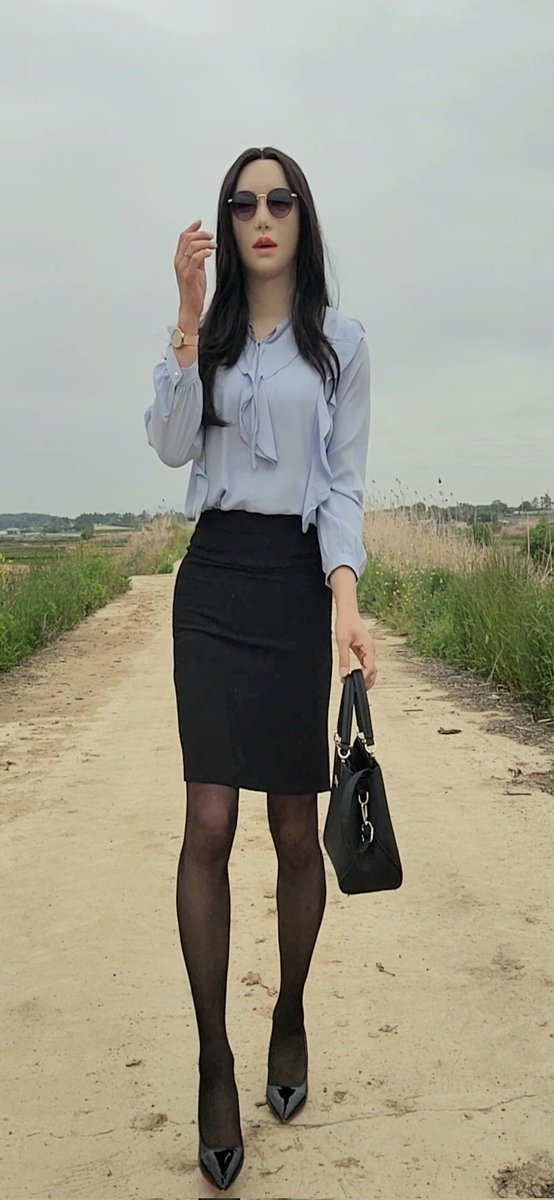 suna88821's tweet image. 이렇게 마스크 쓰고 다니는 사람을 만나고 싶은 사람도 있을까?
#여장 #cd #mask