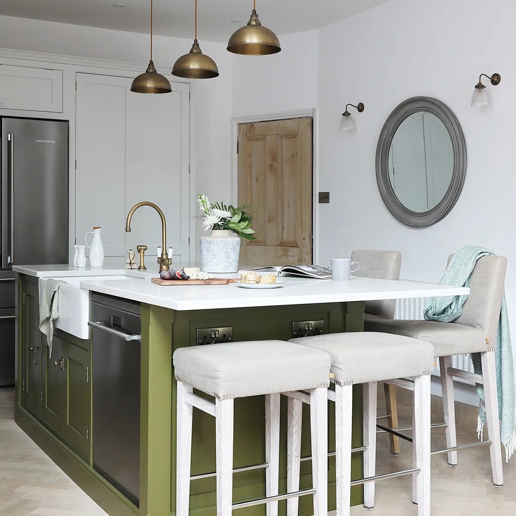 JimHicksHomePro's tweet image. Keep wall cabinets neutral, an earthy green or ochre shade for the centre of the room. It grounds the space &amp;amp; is a focal point of the heart of the home. Best Kitchen &amp;amp; Bath Remodeler#dogoodwork #kitchendesign #hgtv #kitchen #bathroom #homeimprovement #home #remodeling #remodel