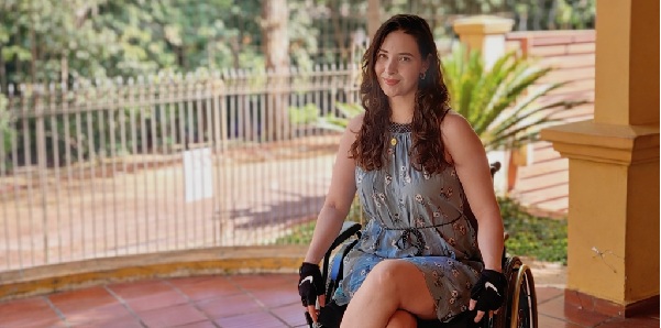 💙 *Una silla puede cambiar su vida, tiene 34 años, es madre y hoy enfrenta un desafío*

Una campaña solidaria busca reunir G. 45.000.000 para que pueda acceder a una silla de ruedas hecha a medida, con asistencia motorizada, que le permita aliviar el dolor y recuperar autonomía.