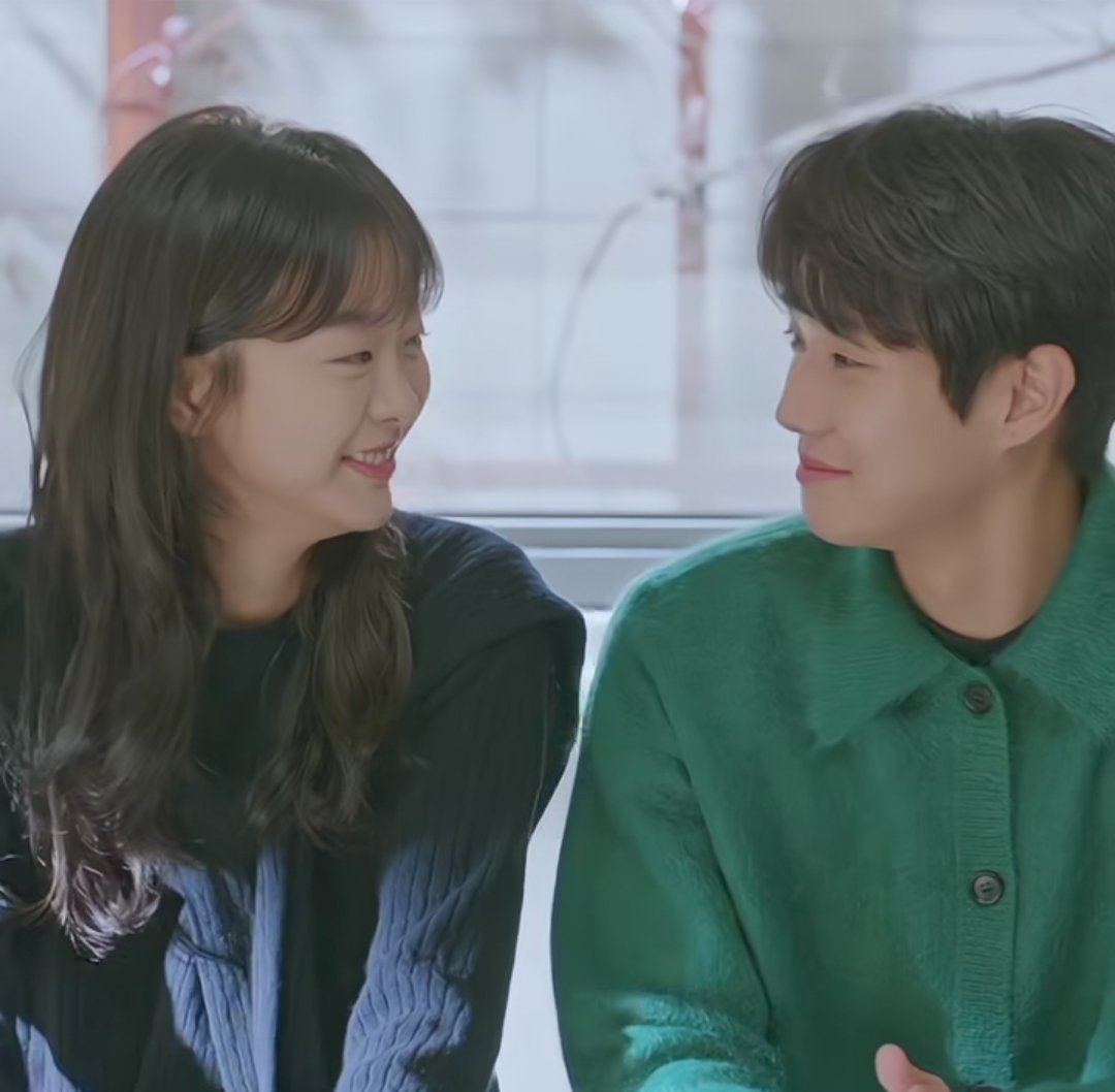 __roseanddagger's tweet image. Their documentary
Louis                                         Louis
     &amp;amp;                                                  &amp;amp;
Zayn                                            Zayn
10 years after               10 years after 
2015 controversy    2025 controversy