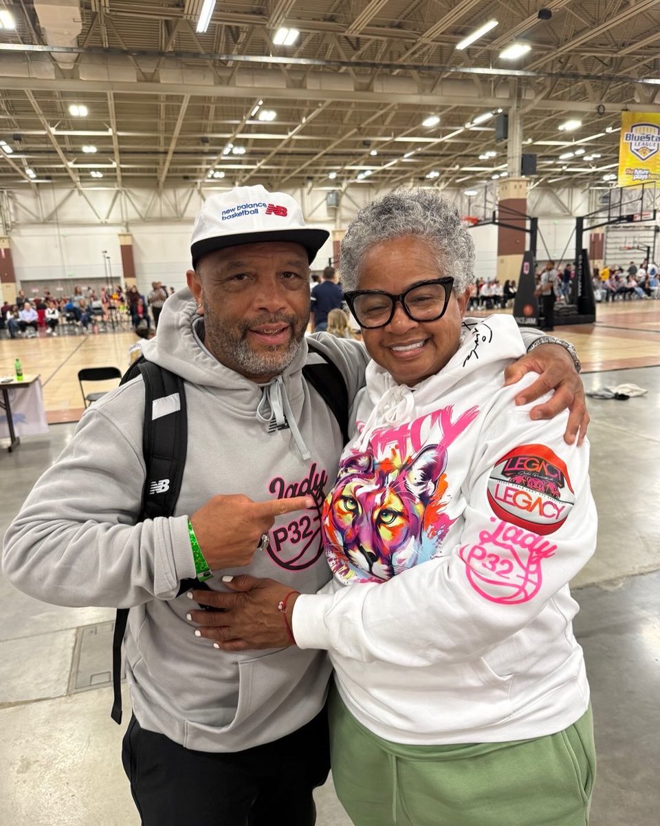 coachsearight's tweet photo. Wow 🤩 I see my home girl from ATL &amp; her squad LEGACY doing there thing. You know the VIB @circuit_lyfe  #DestroyExcuses https://t.co/B1az00wUgP