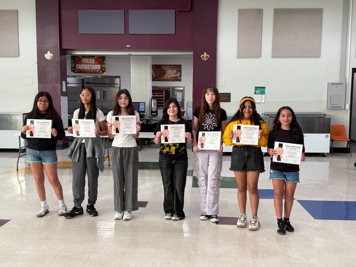 EDETIGERS's tweet image. 🌟🐯 Shoutout to our Tigers earning Honor Roll &amp;amp; High Honor Roll! Your hard work and dedication are shining bright. This success is a true team effort—students, families, and teachers all working together. Keep reaching for the stars! 💙📚 #EDEpride #HonorRoll  @LJaime13