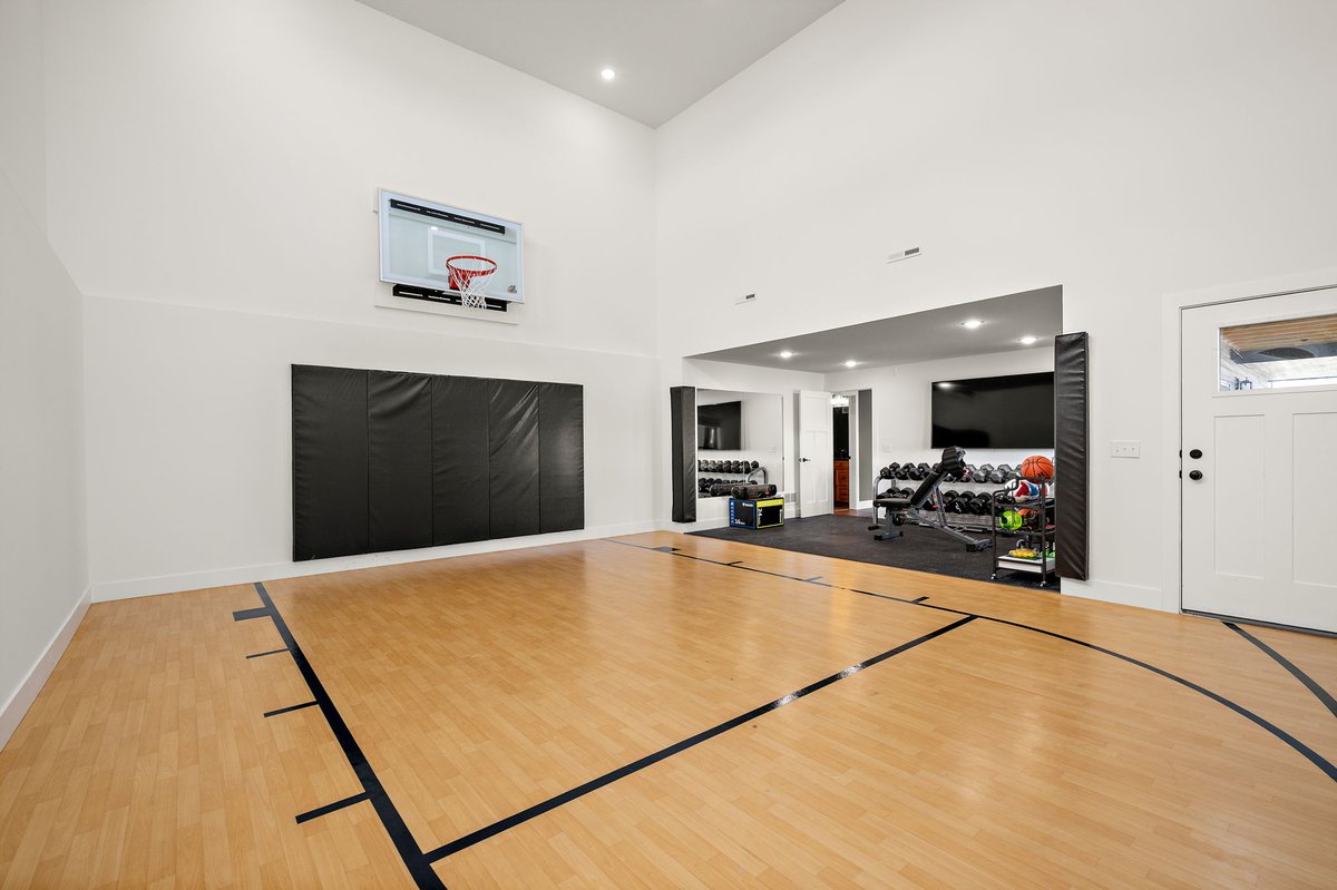 Arikaa's tweet photo. Just Listed Custom Built 2024 5 Bedroom, 4.5 Bath Estate Home on 8 Acres with Sauna and Sport Court!
Come Live the dream life!

7400 74th Ave North 
Greenfield, MN 55357
$1,750,000

https://t.co/4MgfnLLRoT

#Justlisted #custom #sportcourt #greenfieldmn #loretto #orono https://t.co/WrYGQjzCgc