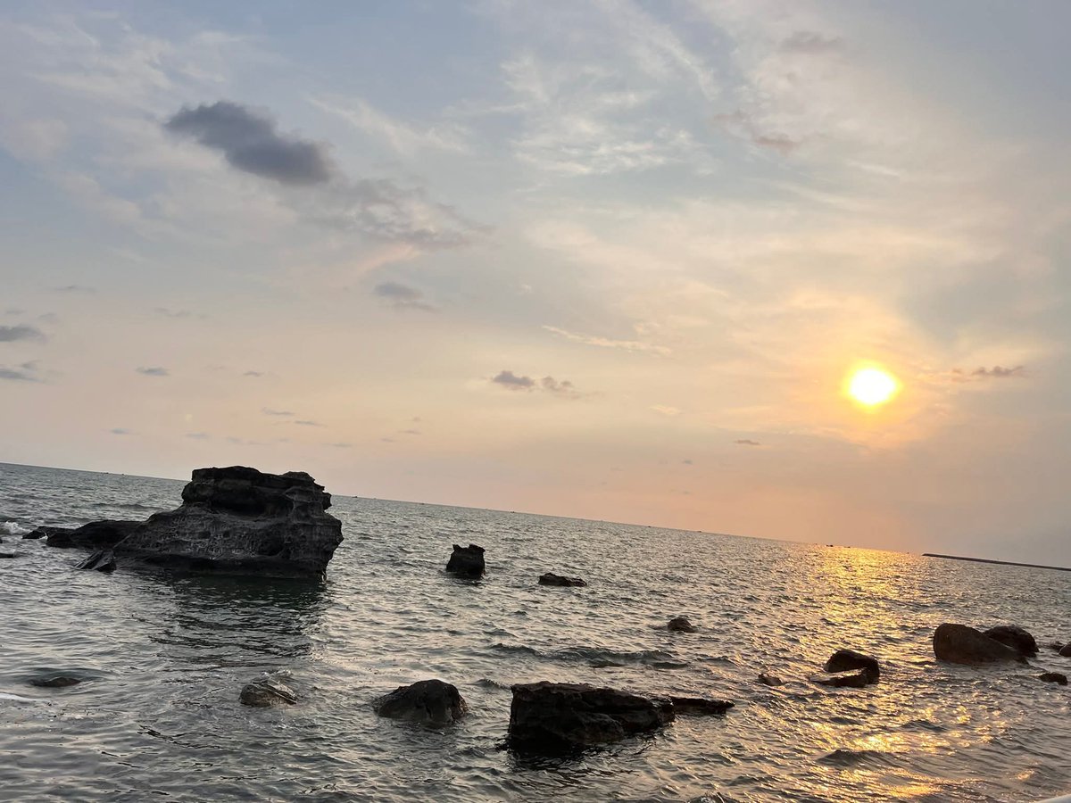 NguyenAn94401's tweet photo. Hoàng hôn trên đảo Phú Quốc https://t.co/T9E1XX37tJ