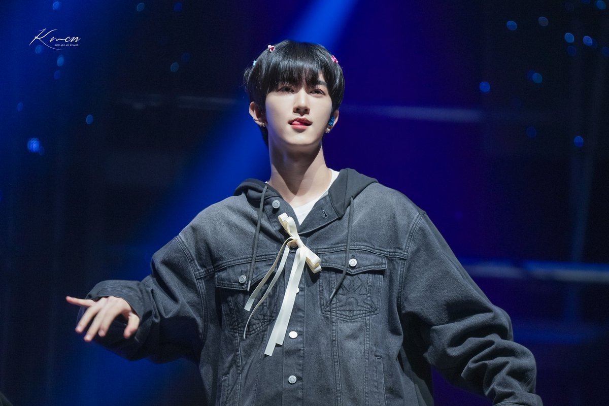 250420 YOUNITE 1ST CONCERT

𝐇𝐚𝐩𝐩𝐲 𝟒𝐭𝐡 𝐀𝐧𝐧𝐢𝐯𝐞𝐫𝐬𝐚𝐫𝐲

#여러분_무니보세요 
#임경문 #경문 #KYUNGMUN 
#유나이트 #YOUNITE
#YOUNITE_4TH_ANNIVERSARY
#유나이트_4살_축하해