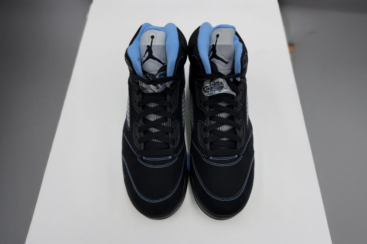 INSANE SNEAKER™ tweet media