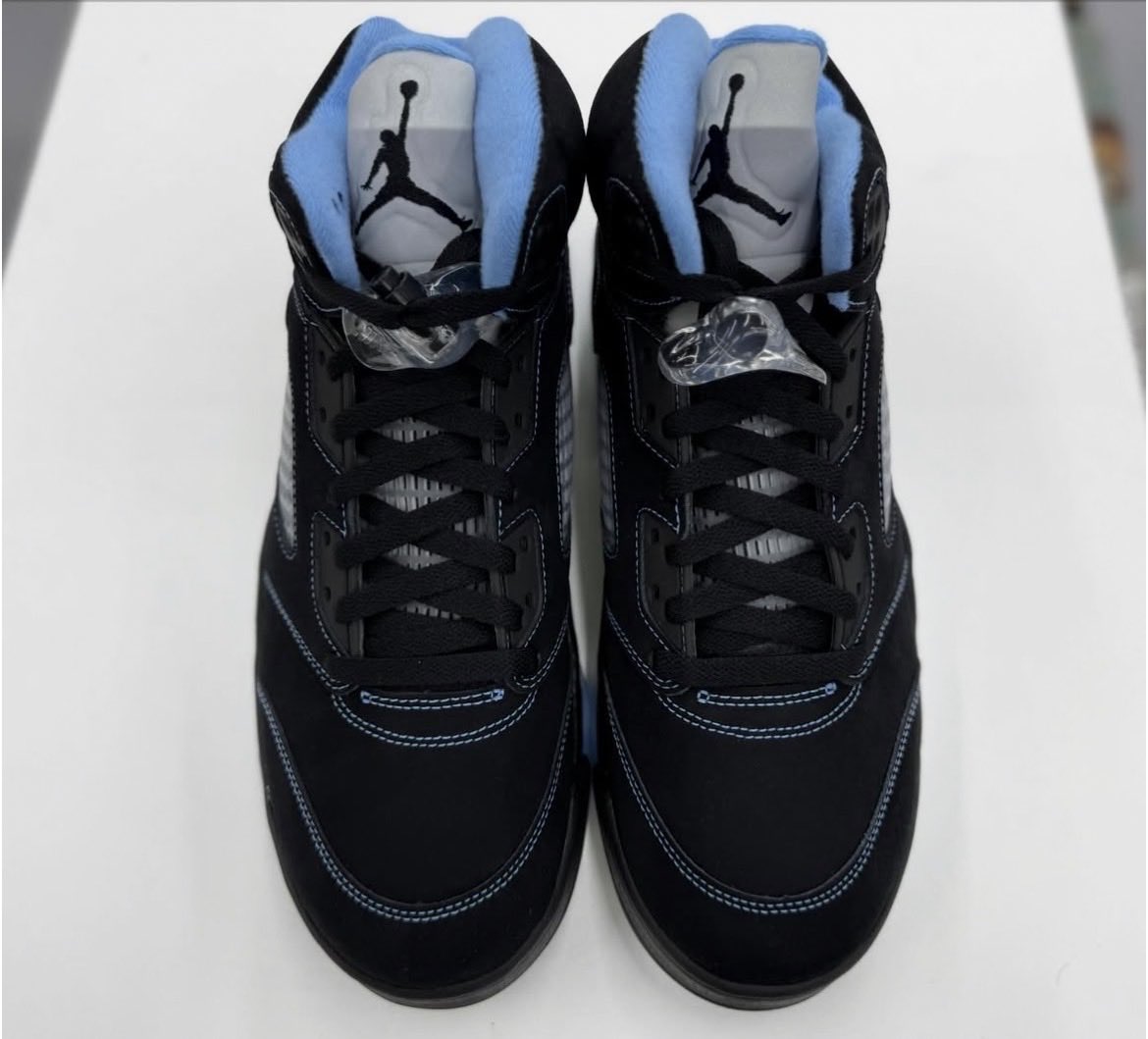 Ovrnundr's tweet photo. First look at the upcoming Nike Air Jordan 5 "Black/University Blue" (2026) 🩵🖤

• $220
• June 20th 

Originally released in 2006. The pair will be returning for its 20th Anniversary! https://t.co/lClu1NhM9v