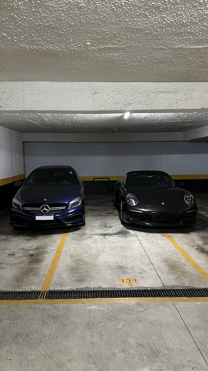 TheVaultCars's tweet photo. Direto do nosso Vault!

Dupla de esportivos disponíveis em nosso estoque repousando em nosso estacionamento privado:

Porsche 911 Targa 4 GTS
Ano: 2019/2019
KM: 24.900km

Mercedes A45 AMG
Ano: 2014/2015
KM: 71.000km

O que acha? Nosso Vault tá uma garagem de respeito? https://t.co/mbXmhQ4tOj