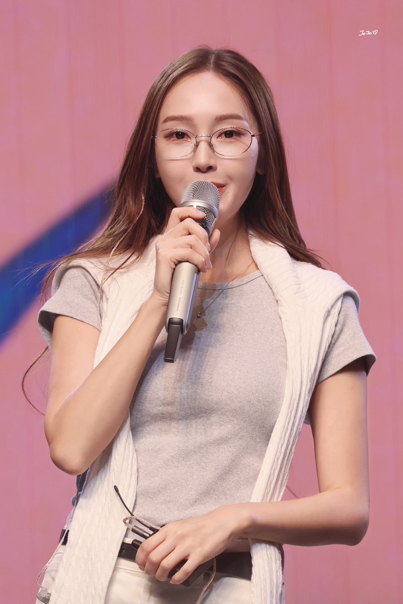 n년전 오늘의 제시카 tweet media