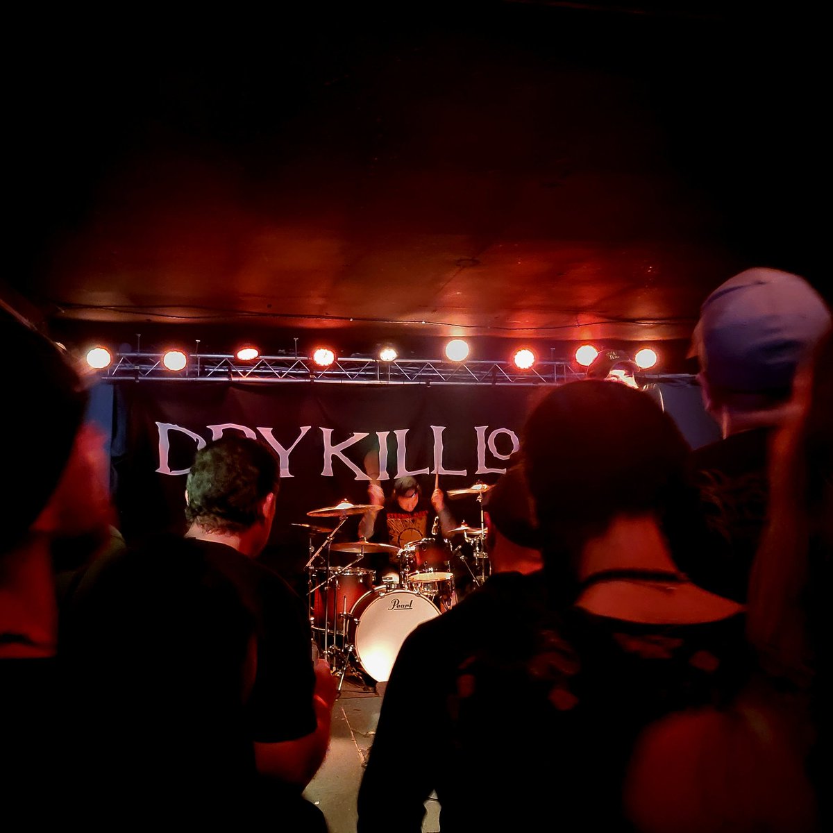 MMEntwined's tweet photo. Awesome seeing @DryKillLogic in Pittsburgh🔥....My 1st band as a kid covered ROT....perfect set list too #drykilllogic #numetal #rot #Pittsburgh https://t.co/DVdzA3FPTz