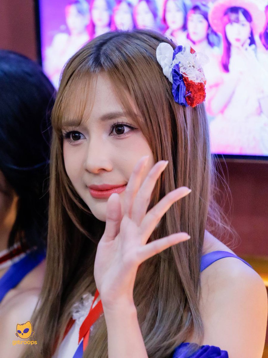 Gitroops tweet media