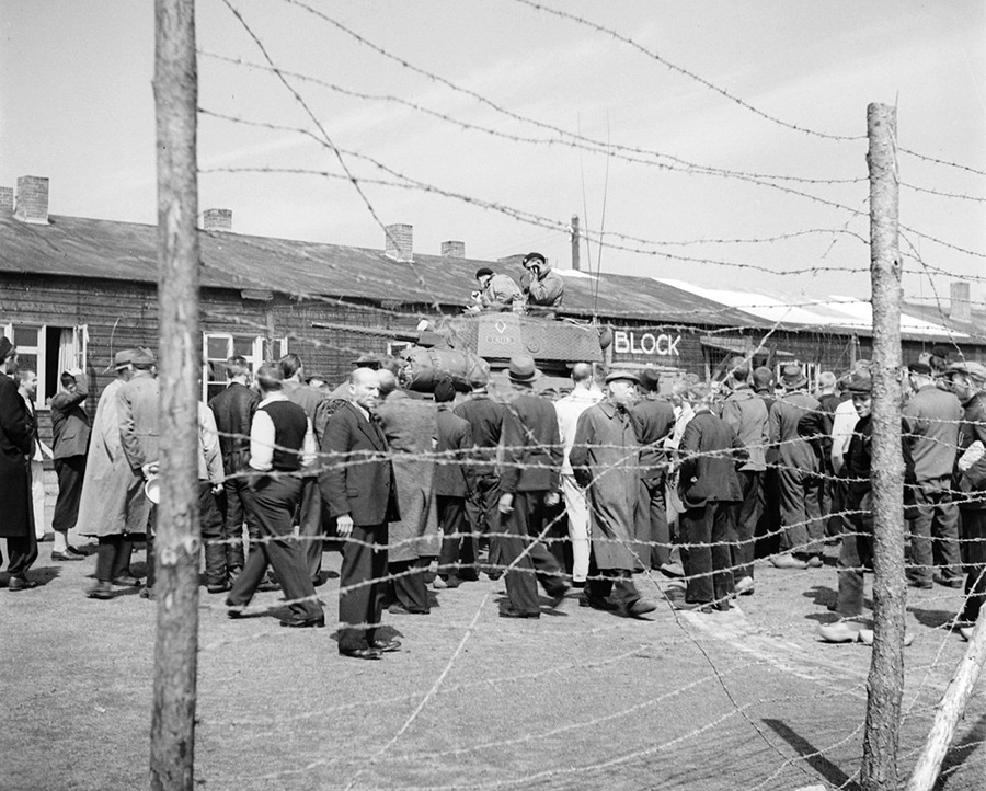WWIIpix's tweet image. This day in 1945, the Amersfoort transit camp was handed over to the Red Cross. Just weeks later, on May 7th, Canadian forces officially liberated it.

Between 1941–1945, around 37,000 people passed through the camp, including Soviet prisoners. At least 650 did not survive. #WW2