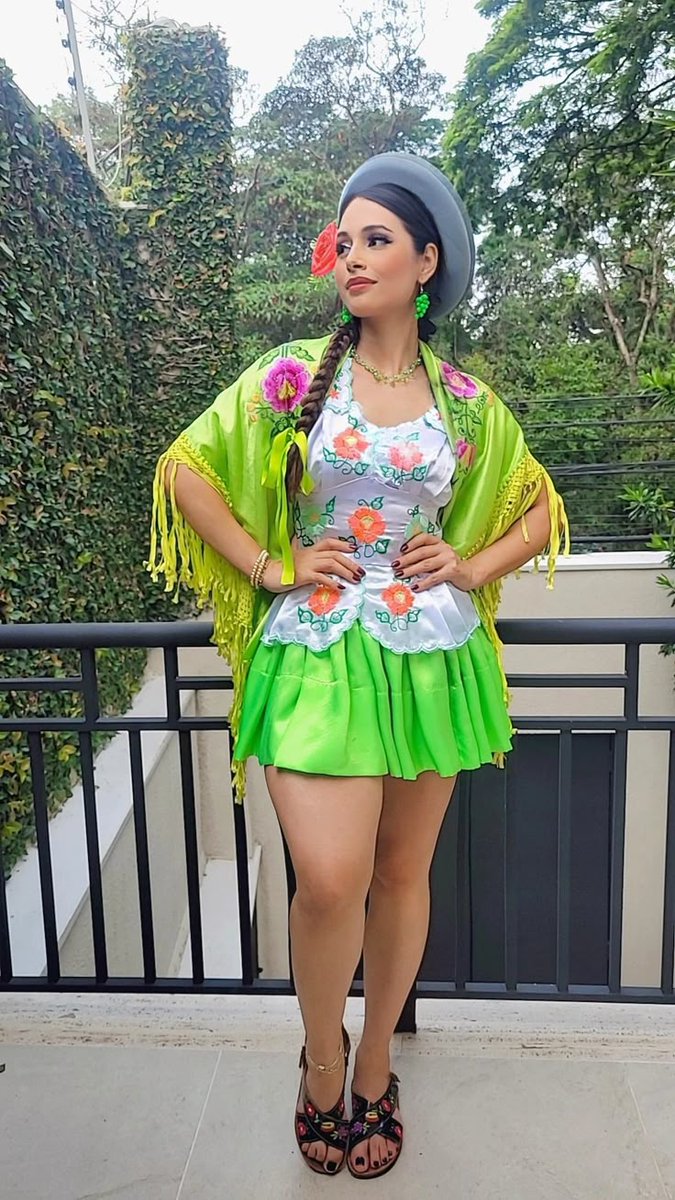 ArchVisionW's tweet image. Bolivia’s traditional beauty hits different 🇧🇴

#Bolivia