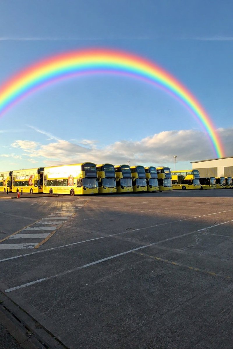 springviewer's tweet image. A shit load of Streetdecks #WiganDepot #Wigan #Streetdeck #BeeNetwork