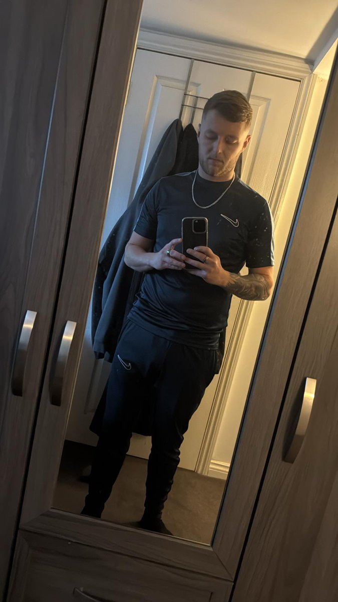 MasterJay_00's tweet image. Brand new master here, and I know you boys want to make a good first impression on me 👀

So get in my DMs and serve your new master 😈

#findom #alpha #drains #scally #paypig #cashmaster