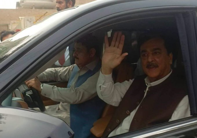 اگر بیرسٹر گوہر، یا موجودہ قیادت کو عمران خان نے لگایا ہے تو بزدار کو بھی خان نے ہی لگایا تھا۔۔۔۔لیکن جو یہ کر رہا ہے وہ خان کا نہ تو نظریہ ہے نہ تربیت۔