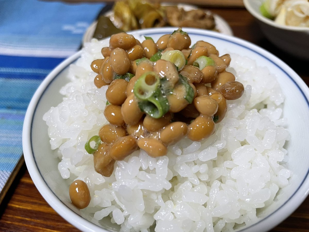 Tomo_Mrk3B01's tweet image. No new prep meal tonight😅
For this late #dinner , just reheated  leftover stir-fried dish, picked up Natto and cold tofu for taking much protein, and cooked the green salad!
Hmm. Good enough to satisfy me tonight😋
#cookingathome 
#おうちごはん 
#twinglish 
#Twitter家庭料理