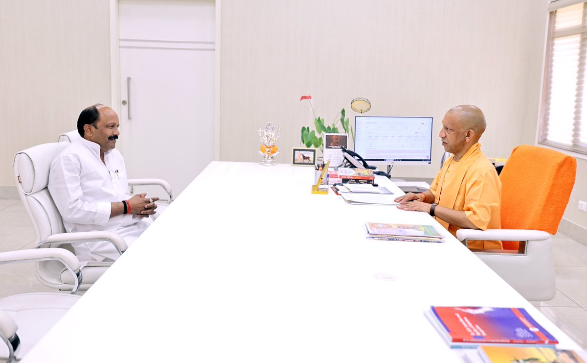 Yogi Adityanath Office tweet media