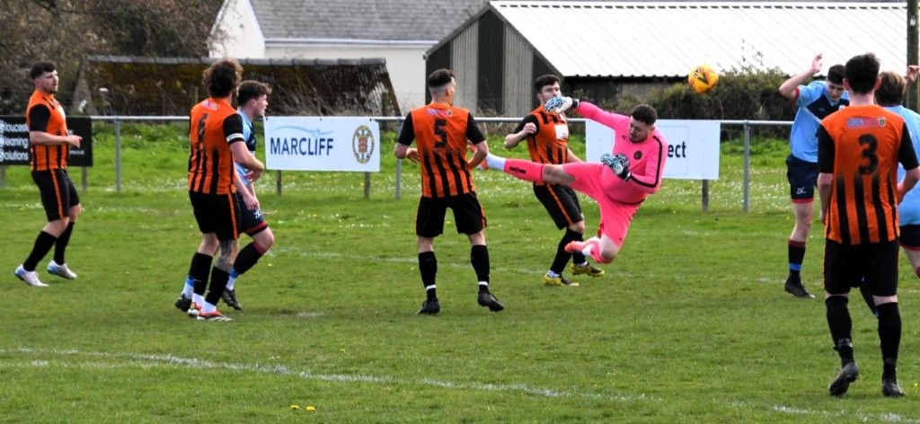 GlosCounty's tweet photo. Yesterday's Match reports from the @marcliffLTD Gloucestershire County League  

⏬https://t.co/tFmv4wS3gC

Photo's from @rocks_fc win at @RHRFC 

Win's for the top 2 @sharpnessafc and @FiltonAthletic 

@wickowls also claim three points

@swsportsnews https://t.co/AvGtWuJ1RS