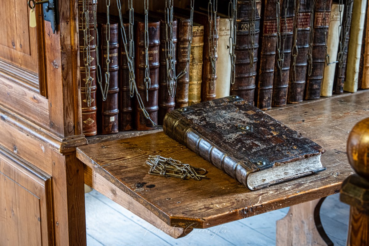 JPG_1969's tweet image. The chained library at Wells Cathedral, Somerset. Books including Foxes Book of Martyrs are stored here, and if you book, you can have a full tour inside! #wellscathedral #history #medieval #chainedlibrary