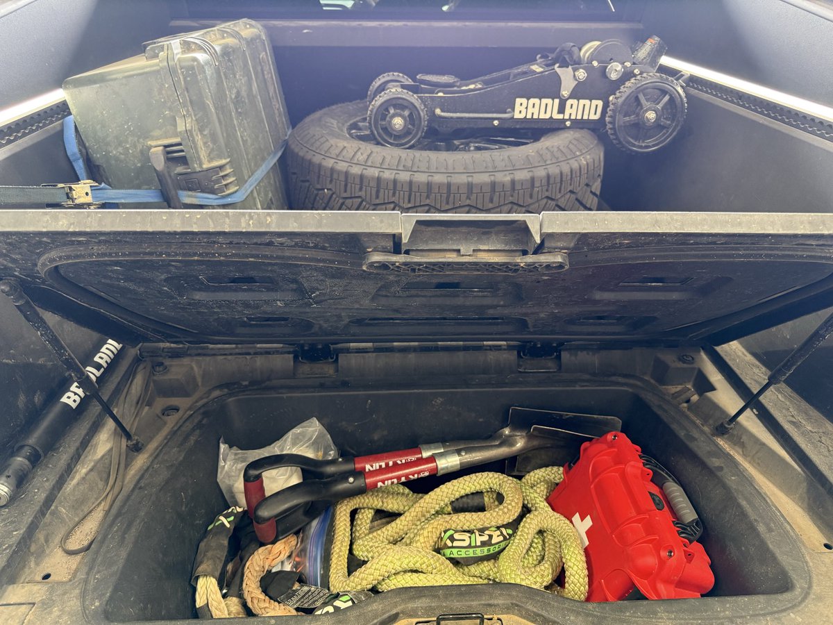 Getting packed up for Moab with <a href="/cybertrexevents/">CyberTrex</a> Recovery gear and tools g2g.

Wonder who going to have the longest drive? 637 miles for me

cybertrexevents.com