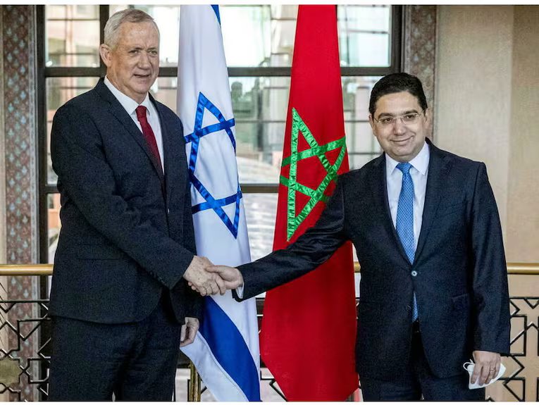 On the other side of the Berlin Wall tweet media