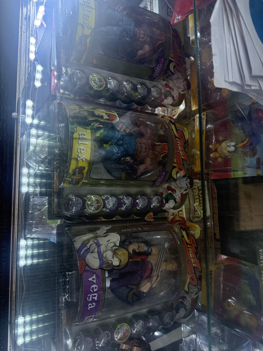 BigMetalBoss's tweet image. Old school Street Fighter figs!

#capcom #streetfighter #retrotoys #retrotoystore
#capcomvssnk #chunli