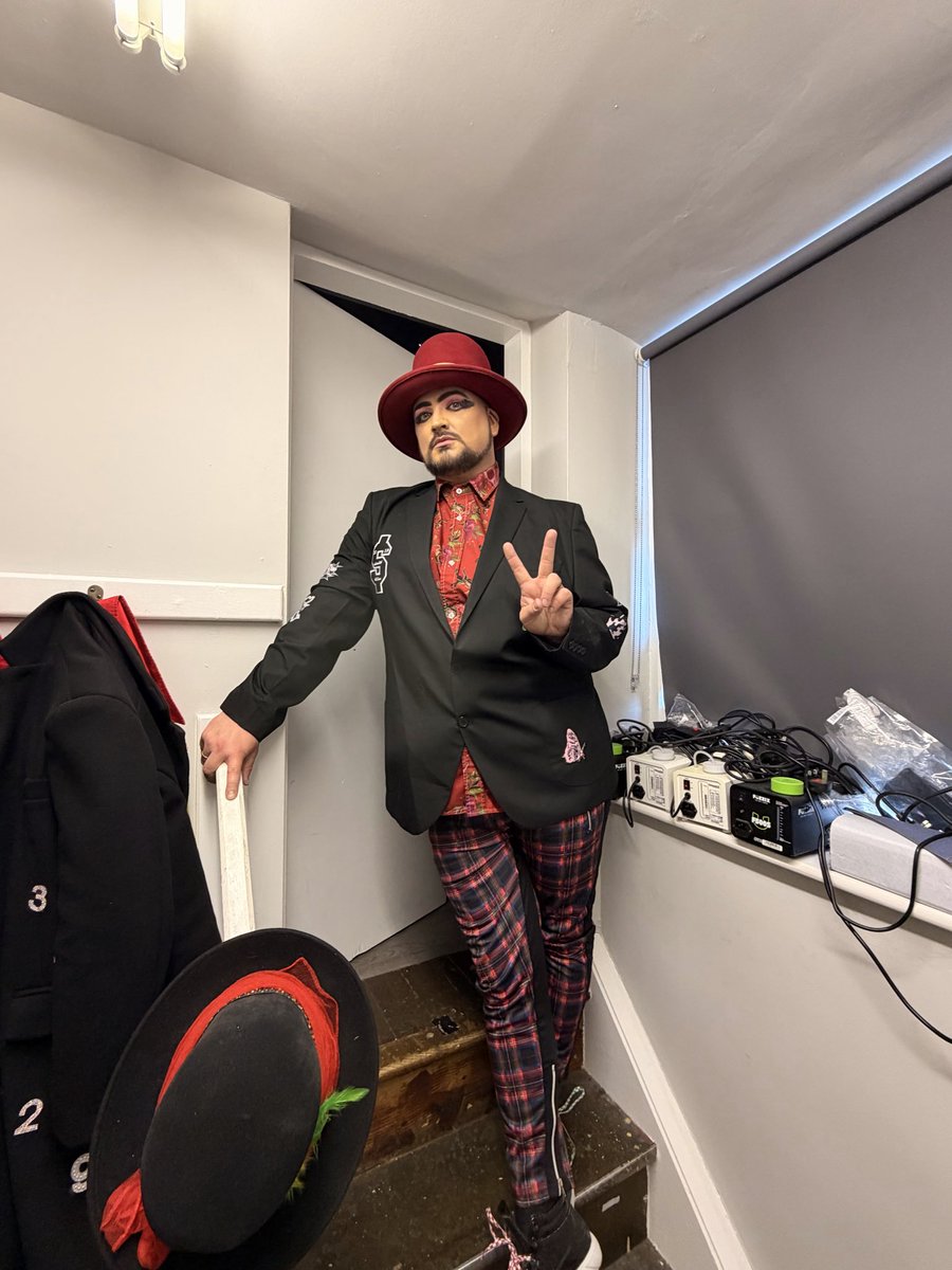 LHalewood's tweet photo. Had a ball today in Horbury as @BoyGeorge and @RealCultureClub what a fabulous and an amazing crowd xxx https://t.co/dXS4fbiRfl
