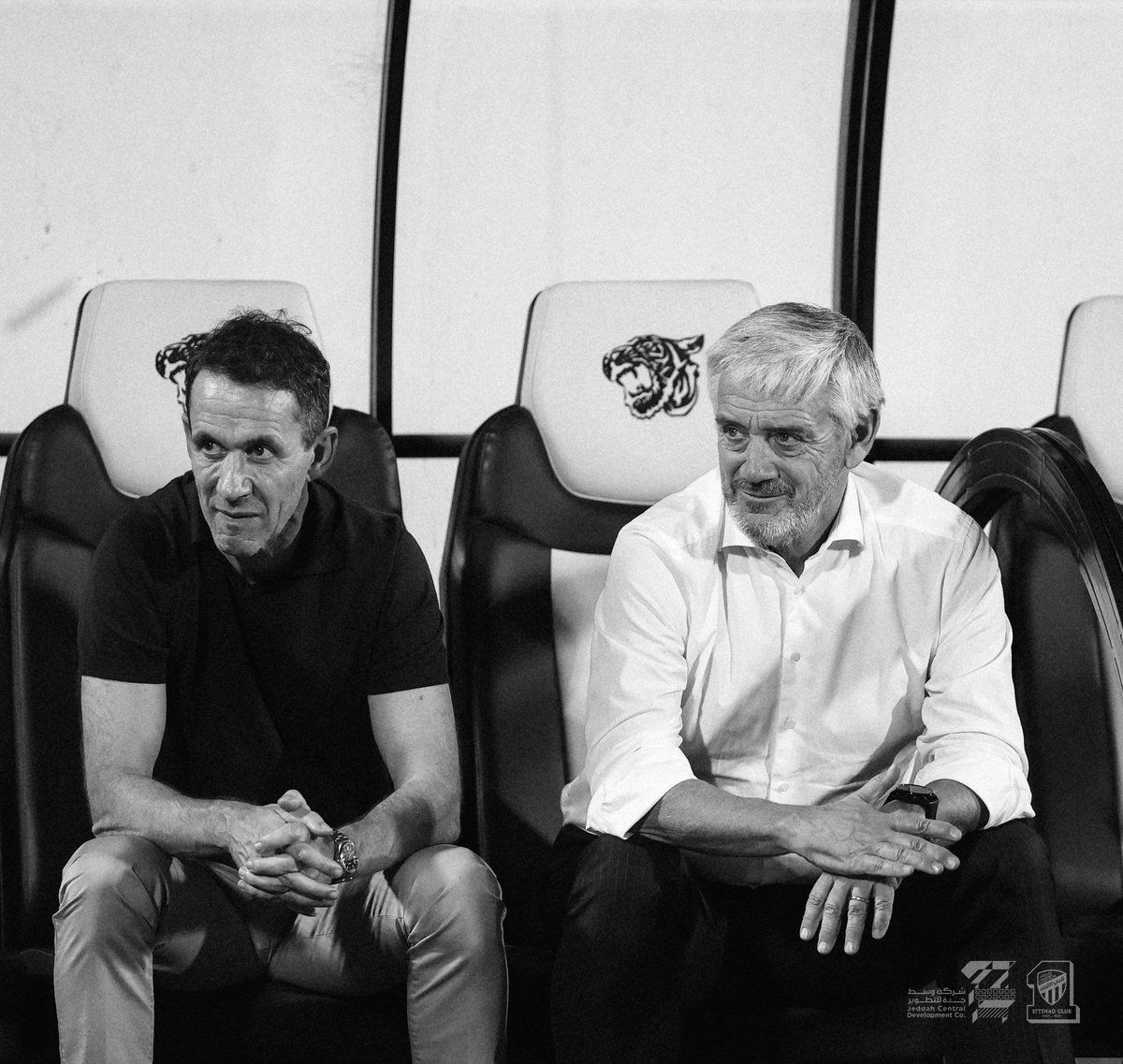 احمو هذول الثنائي من  منافقين المدرج وسلاتيح التأمين والاكواد 
طبيعي لو تدخلت في عملي  ماراح أعرف أنجح لأنك مدخل في شؤني الي أنا مسؤل عنها 

الموسم هذا الثنائي هذول تم تطفيشهم من الفاشل  
#طرد_فهد_سندي_مطلب