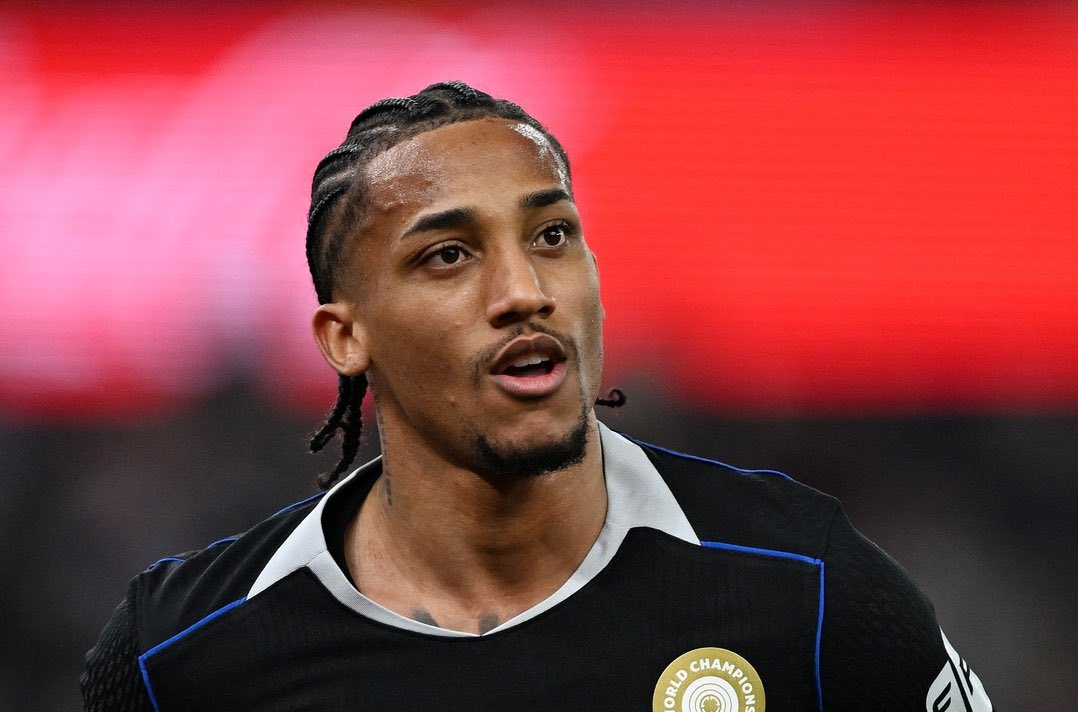 Central Lamine Yamal tweet media