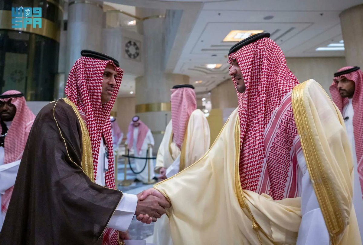 التقى صاحب السمو الملكي الأمير 
عبدالعزيز بن سعود بن نايف بن عبدالعزيز 
وزير الداخلية، اليوم، عددًا من المتقاعدين 
من منسوبي وزارة الداخلية، حيث ثمّن 
سموه ما قدموه من جهود مخلصة
 خلال فترة خدمتهم.