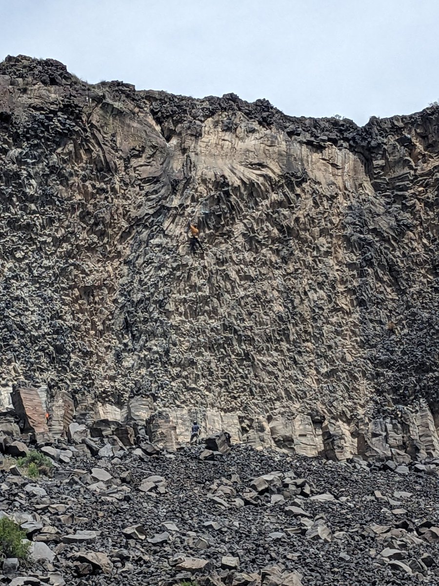 MKhaoS86's tweet image. Great weather for a brick day. Run was relaxed even with the strides thrown in, with a Z2 ride that was about 5 minutes shy of 2 hours

#running #trailrunning #cycling