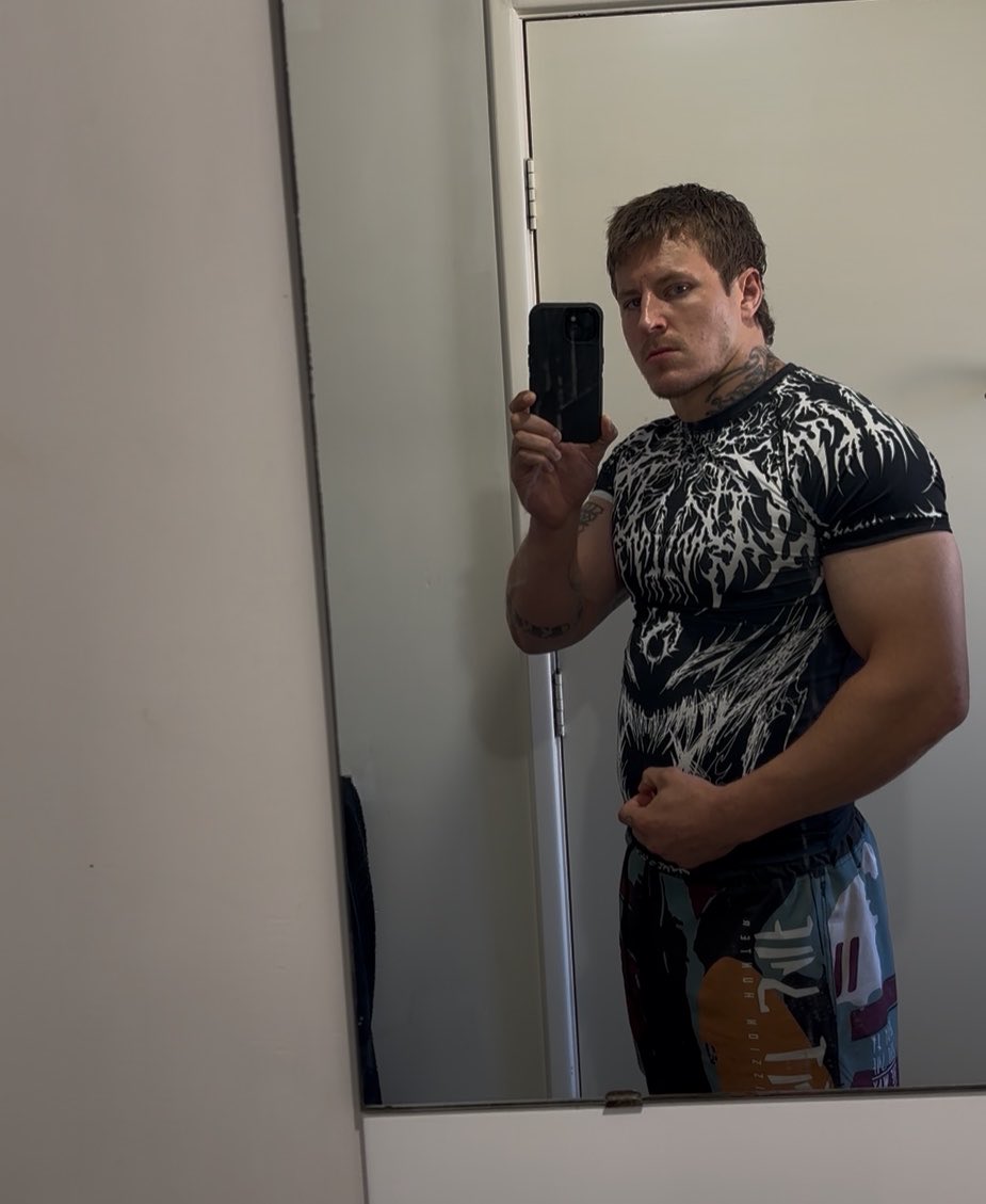 pump flex king tweet media