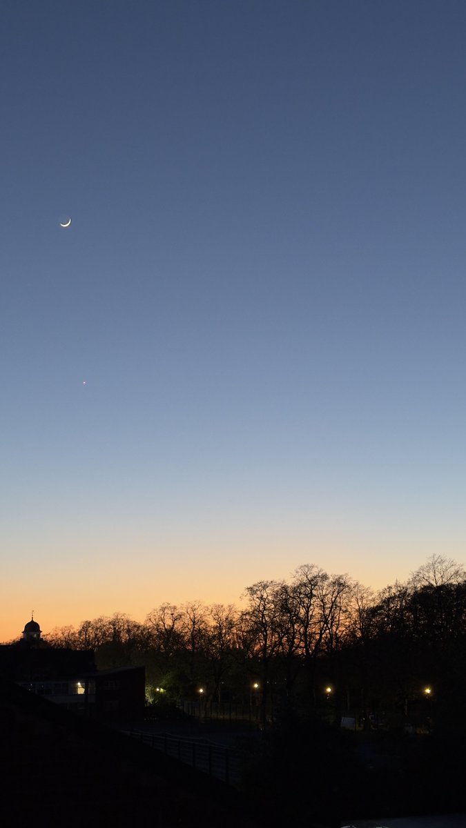 🌙