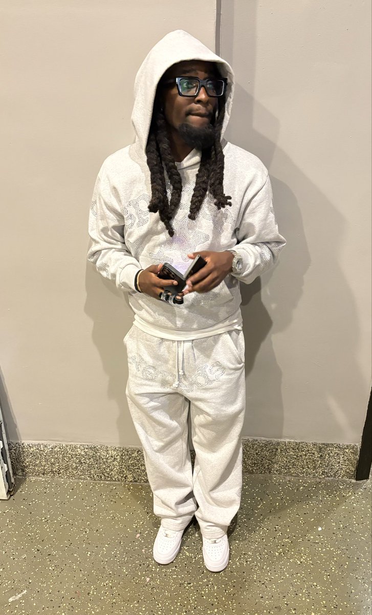 DaddyPutDown's tweet photo. Don’t be judging me, you ain’t seen what I saw.
They don’t compare to me, Im a real big dog. 
They ain’t bought what I bought. https://t.co/GP2g3MEvrh