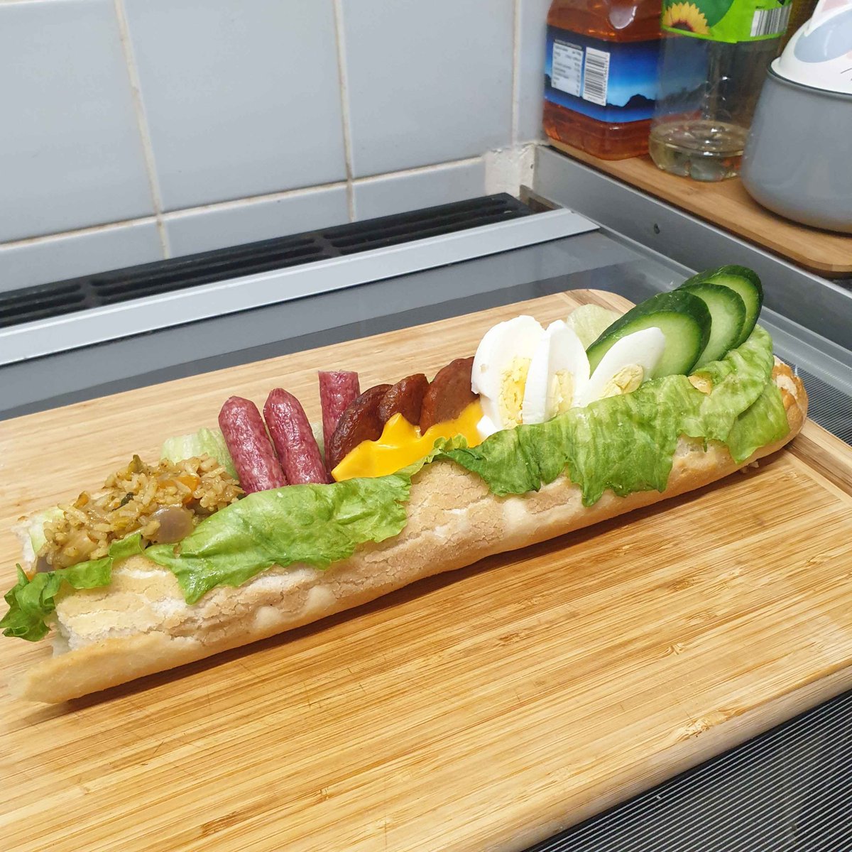 puppieguts2's tweet photo. today i walked 0 miles and made bo-chan's sandwich from episode 525 of shin chan https://t.co/gaDKQOXD12