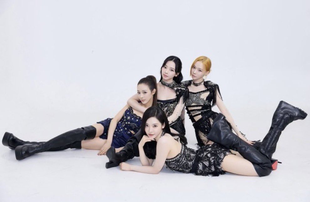 ArabAespa's tweet image. ⟢ 260419 🐟
ألمحت مصممات الرقصات رينان إلى مشاركتها في عودة ايسبا القادمة مع أغنية "LEMONADE" عبر قصتها على الانستقرام بعنوان :
"مباشرة إلى غرفة التدريبات بعد الانتهاء من تصوير الفيديو الموسيقي 🧠"
#aespa⋮ #æspa⋮ #에스파