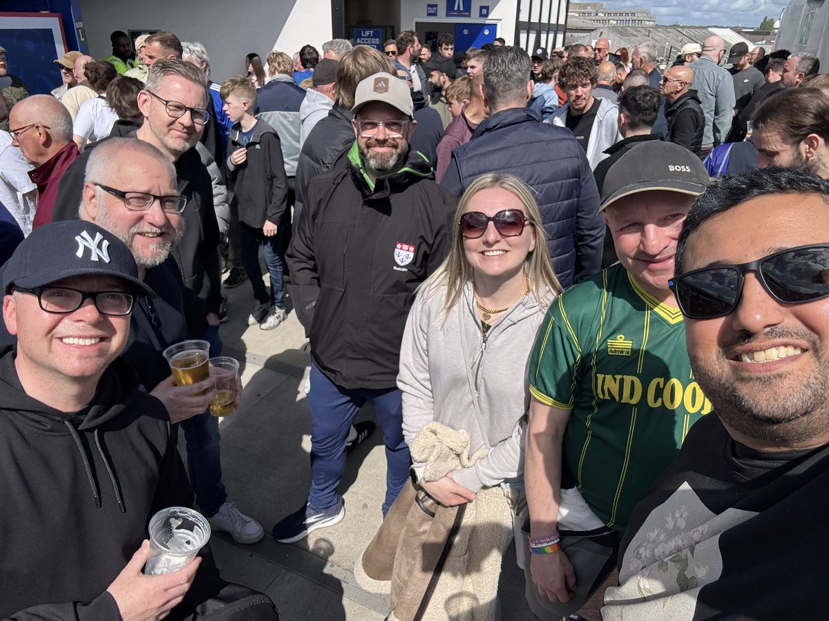 RishiMadlani's tweet photo. My 1st trip to Fratton Park (Pompey) to watch Leicester… not exactly a classic
More uninspiring football from a side sleepwalking towards relegation
But football’s not just about the result – great to see old friends & make new ones 🙌🏾
League One away days loading… #LeiPor https://t.co/GfsxW9Nwf1