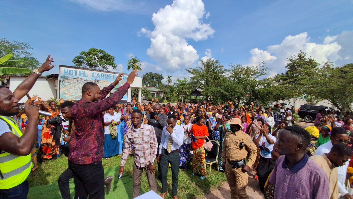 Williamkande2's tweet photo. Merci à toutes les femmes de la Fondation William Kande pour ce merveilleux moment de partage, rempli d’amour, de joie et de fraternité.

Votre engagement, votre énergie et votre esprit de solidarité font la force de notre fondation. Ensemble, continuons à bâtir une communauté unie, forte et tournée vers le développement de notre chère ville de MWENEDITU et de toute la RDC.

Recevez toute ma reconnaissance et mon profond respect.